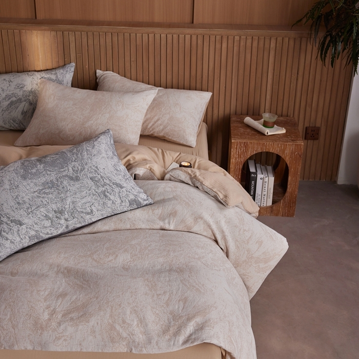 91家纺网 家纺一手货源 找家纺 梦享生活家居2025新款全棉色织双层纱提花四件套 流沙卡其