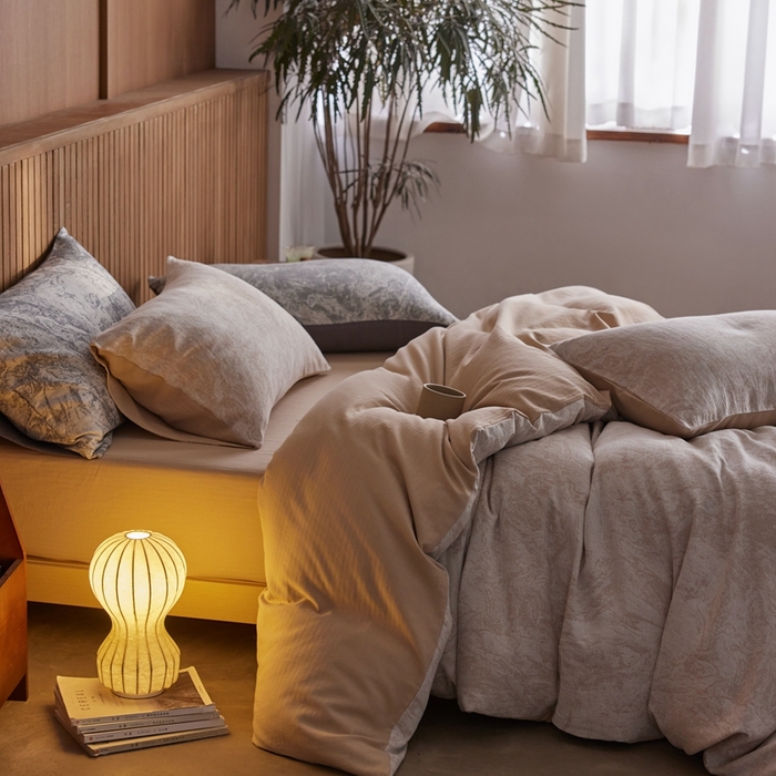 91家纺网 家纺一手货源 找家纺 梦享生活家居2025新款全棉色织双层纱提花四件套 流沙卡其