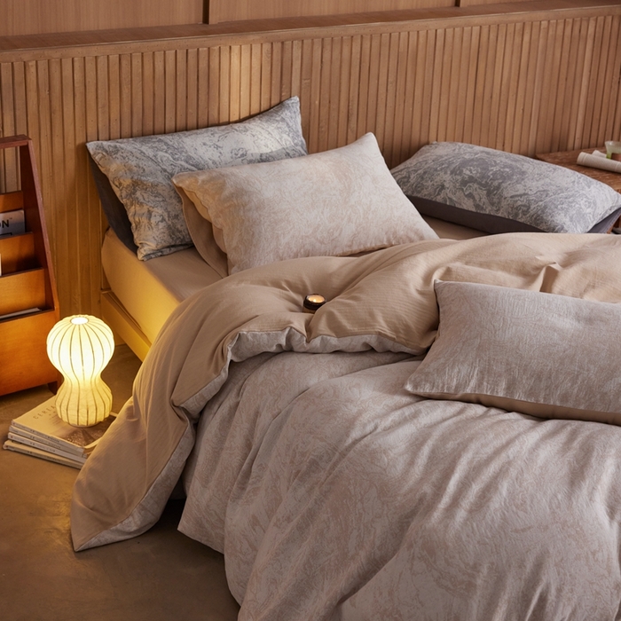 91家纺网 家纺一手货源 找家纺 梦享生活家居2025新款全棉色织双层纱提花四件套 流沙卡其