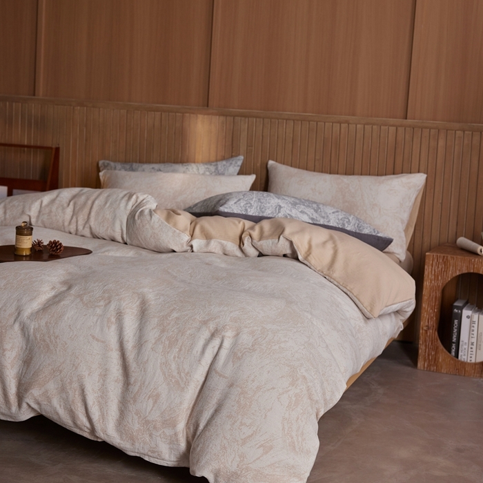 91家纺网 家纺一手货源 找家纺 梦享生活家居2025新款全棉色织双层纱提花四件套 流沙卡其