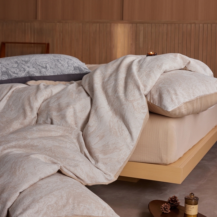 91家纺网 家纺一手货源 找家纺 梦享生活家居2025新款全棉色织双层纱提花四件套 流沙卡其