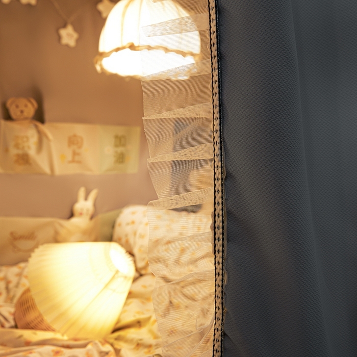 91家纺网 家纺一手货源 找家纺 飞轮海蚊帐2025新款学生宿主三开门遮光蚊帐XZ-97棉麻花边款 全底加高1.2    6面全包 蓝灰