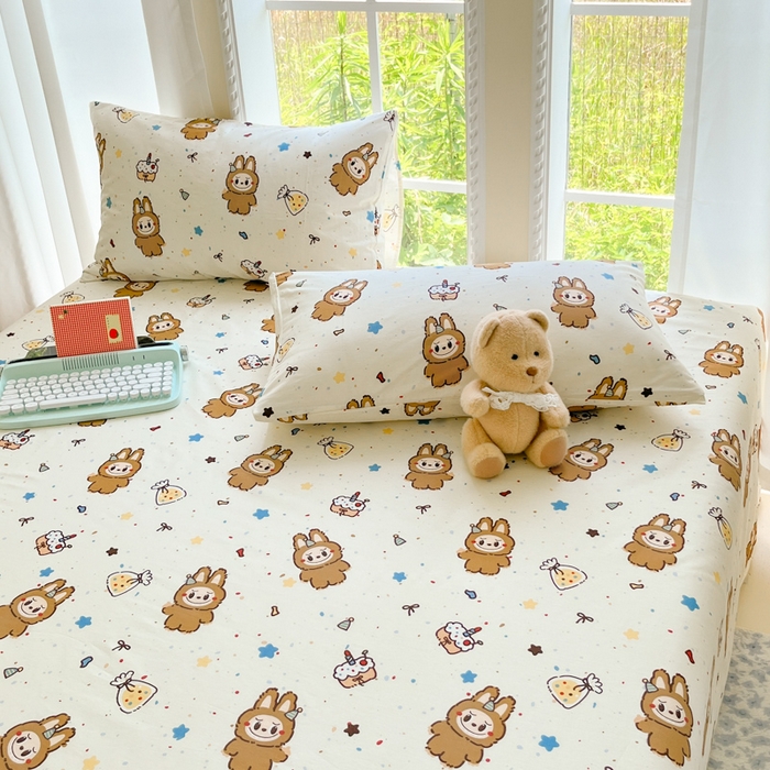 91家纺网 家纺一手货源 找家纺 寻米 2025新款全棉纯棉印花学生季四件套 焦糖布丁