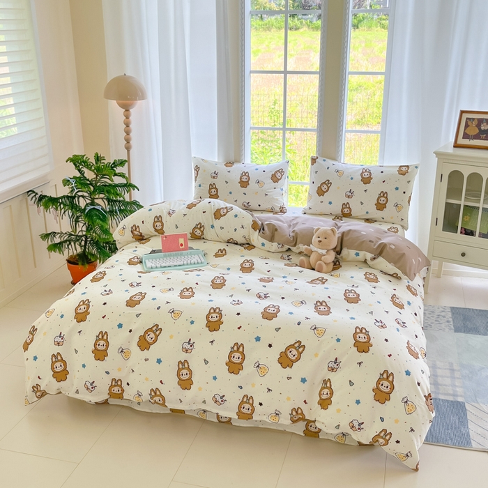 91家纺网 家纺一手货源 找家纺 寻米 2025新款全棉纯棉印花学生季四件套 焦糖布丁