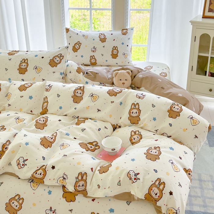 91家纺网 家纺一手货源 找家纺 寻米 2025新款全棉纯棉印花学生季四件套 焦糖布丁