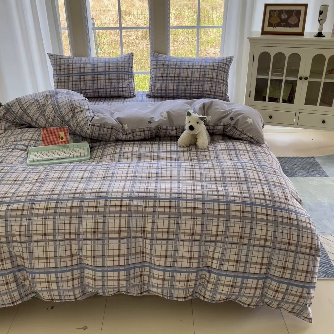 91家纺网 家纺一手货源 找家纺 寻米 2025新款全棉纯棉印花学生季四件套 柏林小镇