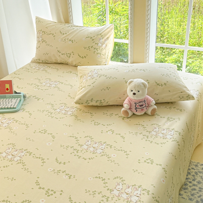 91家纺网 家纺一手货源 找家纺 寻米 2025新款全棉纯棉印花学生季四件套 花园小兔