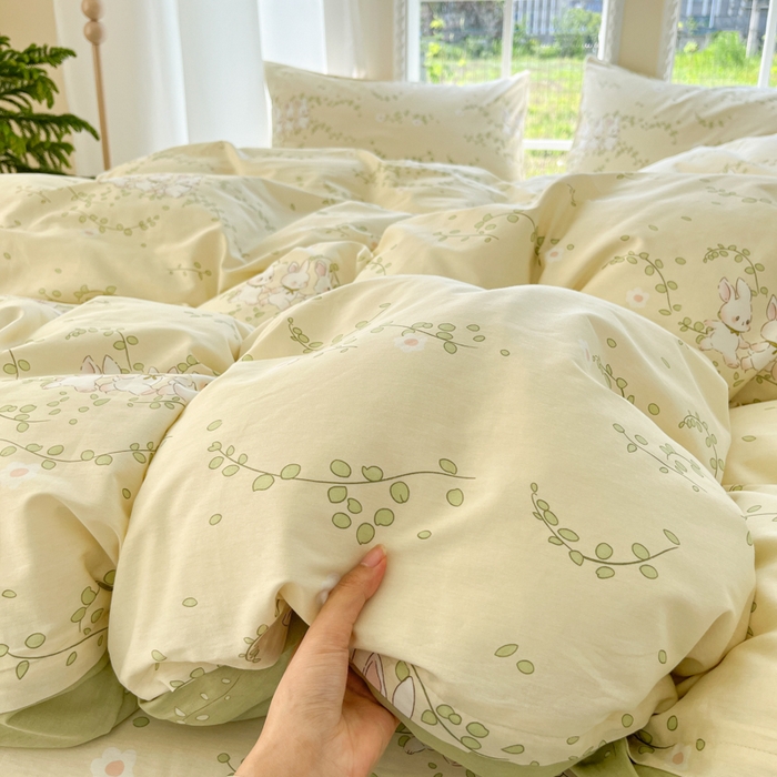 91家纺网 家纺一手货源 找家纺 寻米 2025新款全棉纯棉印花学生季四件套 花园小兔