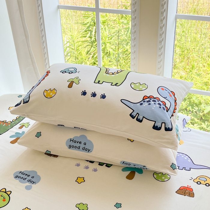 91家纺网 家纺一手货源 找家纺 寻米 2025新款全棉纯棉印花学生季四件套 恐龙乐园