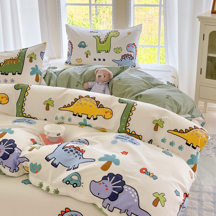 91家纺网 家纺一手货源 找家纺 寻米 2025新款全棉纯棉印花学生季四件套 恐龙乐园