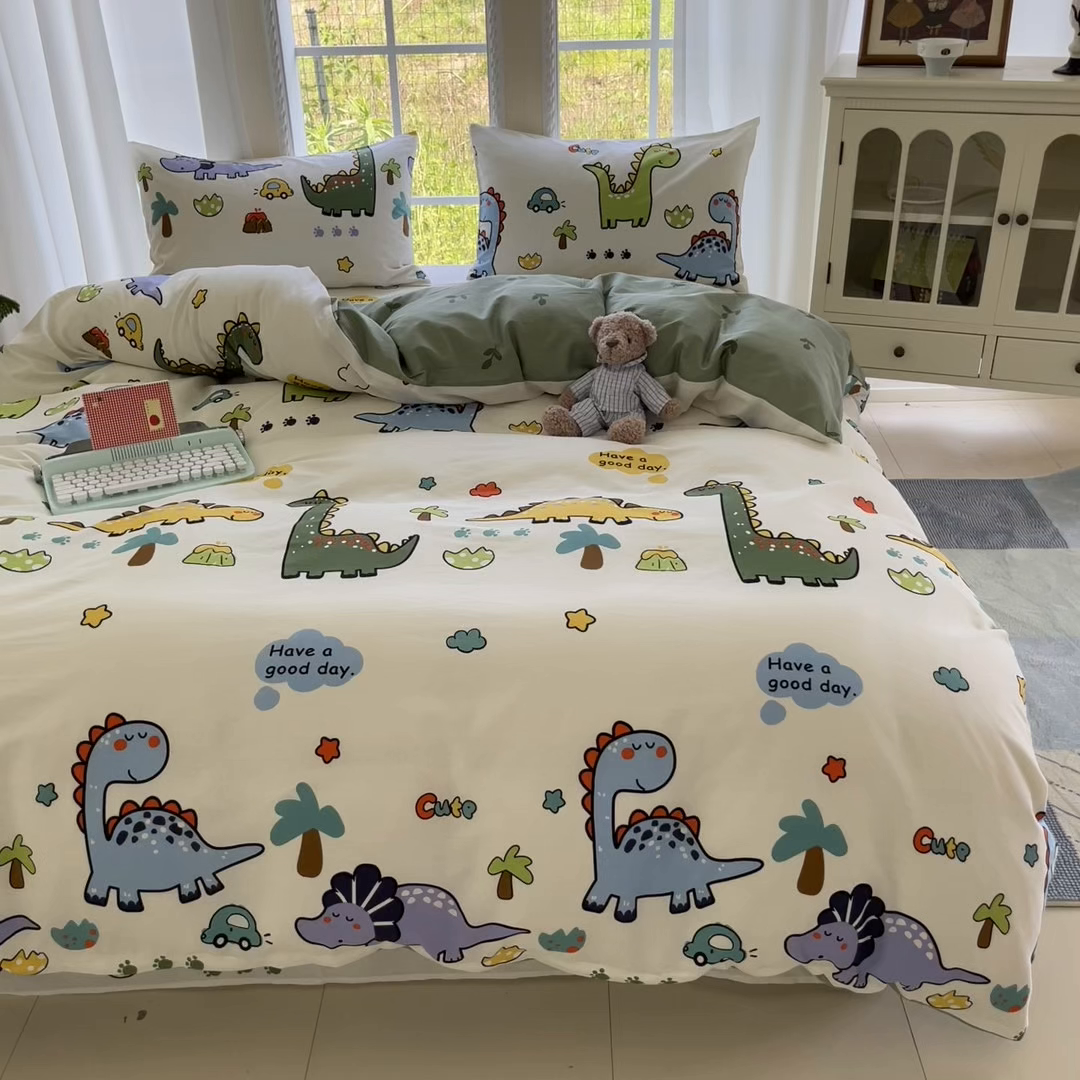 91家纺网 家纺一手货源 找家纺 寻米 2025新款全棉纯棉印花学生季四件套 恐龙乐园