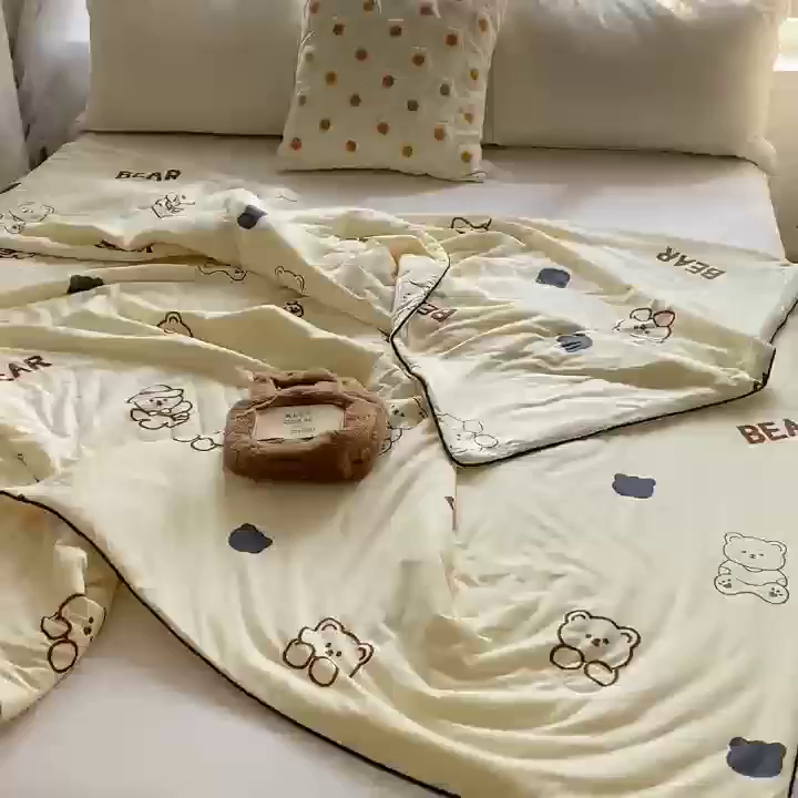 91家纺网 家纺一手货源 找家纺 小叮当家纺仓储工厂店 提供买家秀爆款花型不断货）2025新款A类母婴级宝宝被子豆豆绒牛奶针织棉被子儿童豆豆被大豆被春秋冬被 牛奶针织被-大白熊