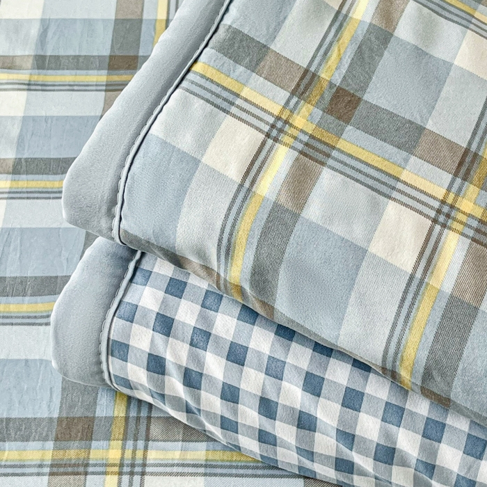 91家纺网 家纺一手货源 找家纺 小叮当家纺仓储工厂店 （提供买家秀 爆款花型 不断货）2025新款色织水洗棉夏被无印风百分百新疆棉花夏被四件套夏凉被四件套 简兮蓝（配A版床单230-250）