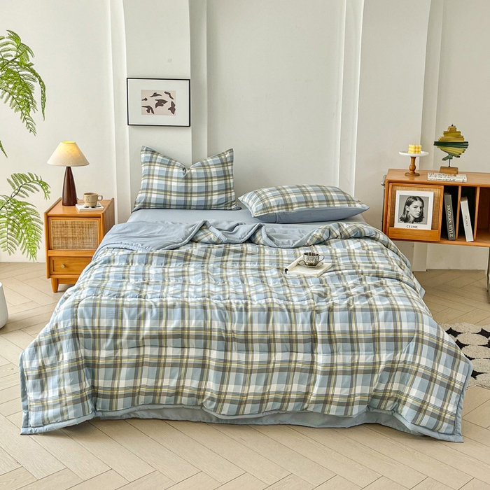 91家纺网 家纺一手货源 找家纺 小叮当家纺仓储工厂店 （提供买家秀 爆款花型 不断货）2025新款色织水洗棉夏被无印风百分百新疆棉花夏被四件套夏凉被四件套 简兮蓝（配B版床单230-250）