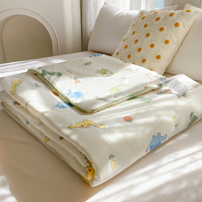 91家纺网 家纺一手货源 找家纺 小叮当家纺仓储工厂店 提供买家秀爆款花型不断货）2025新款A类母婴级宝宝被子豆豆绒牛奶针织棉被子儿童豆豆被大豆被春秋冬被 牛奶针织被-卡通小恐龙