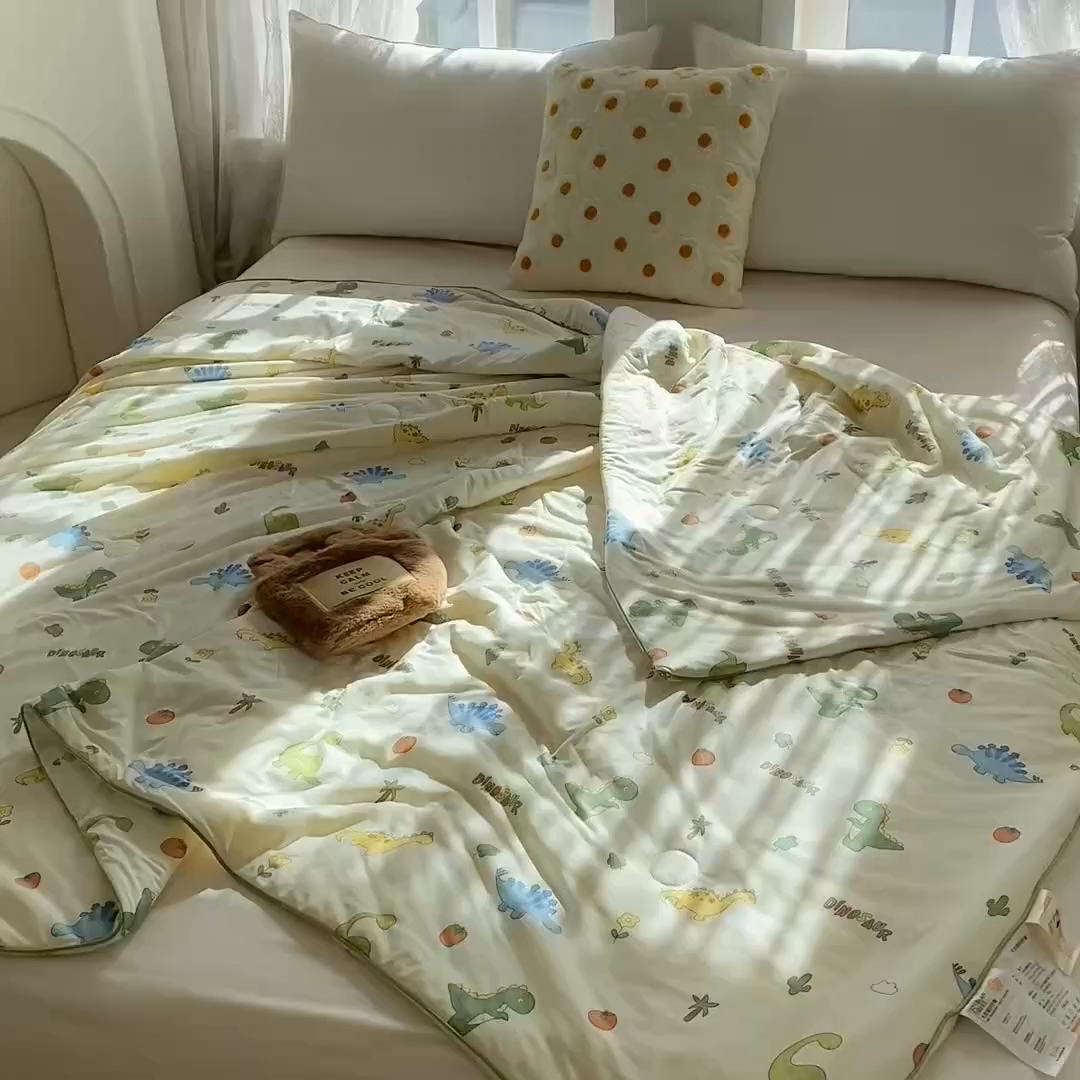91家纺网 家纺一手货源 找家纺 小叮当家纺仓储工厂店 提供买家秀爆款花型不断货）2025新款A类母婴级宝宝被子豆豆绒牛奶针织棉被子儿童豆豆被大豆被春秋冬被 牛奶针织被-卡通小恐龙