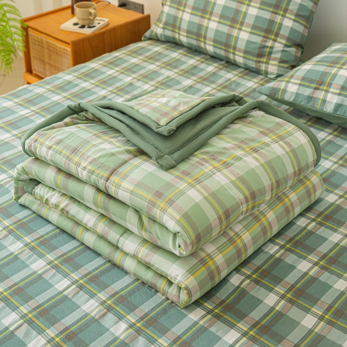 91家纺网 家纺一手货源 找家纺 小叮当家纺仓储工厂店 （提供买家秀 爆款花型 不断货）2025新款色织水洗棉夏被无印风百分百新疆棉花夏被四件套夏凉被四件套 简兮绿（配A版床单230-250）