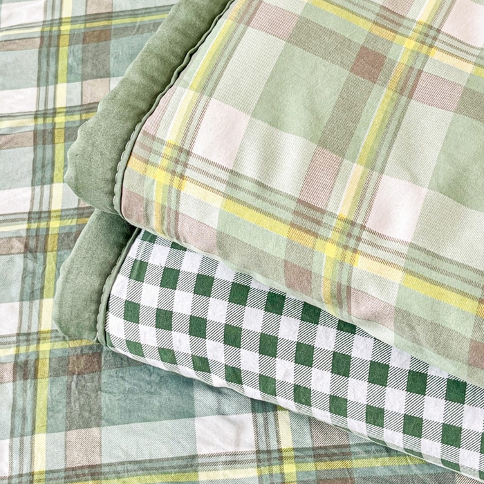 91家纺网 家纺一手货源 找家纺 小叮当家纺仓储工厂店 （提供买家秀 爆款花型 不断货）2025新款色织水洗棉夏被无印风百分百新疆棉花夏被四件套夏凉被四件套 简兮绿（配A版床单230-250）