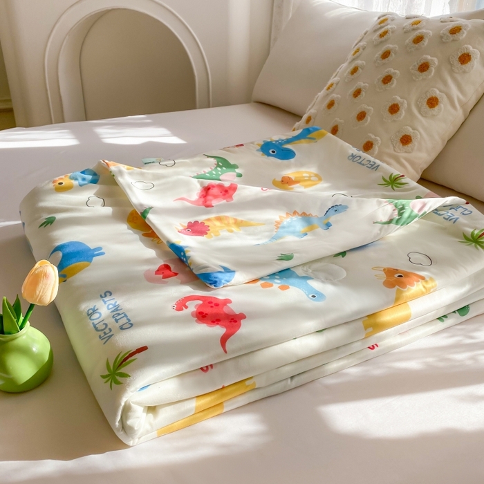 91家纺网 家纺一手货源 找家纺 小叮当家纺仓储工厂店 提供买家秀爆款花型不断货）2025新款A类母婴级宝宝被子豆豆绒牛奶针织棉被子儿童豆豆被大豆被春秋冬被 牛奶针织被-恐龙萌游记