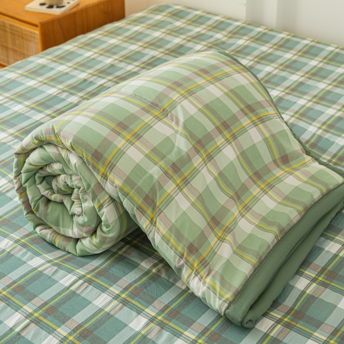 91家纺网 家纺一手货源 找家纺 小叮当家纺仓储工厂店 （提供买家秀 爆款花型 不断货）2025新款色织水洗棉夏被无印风百分百新疆棉花夏被四件套夏凉被四件套 简兮绿（配A版床单230-250）