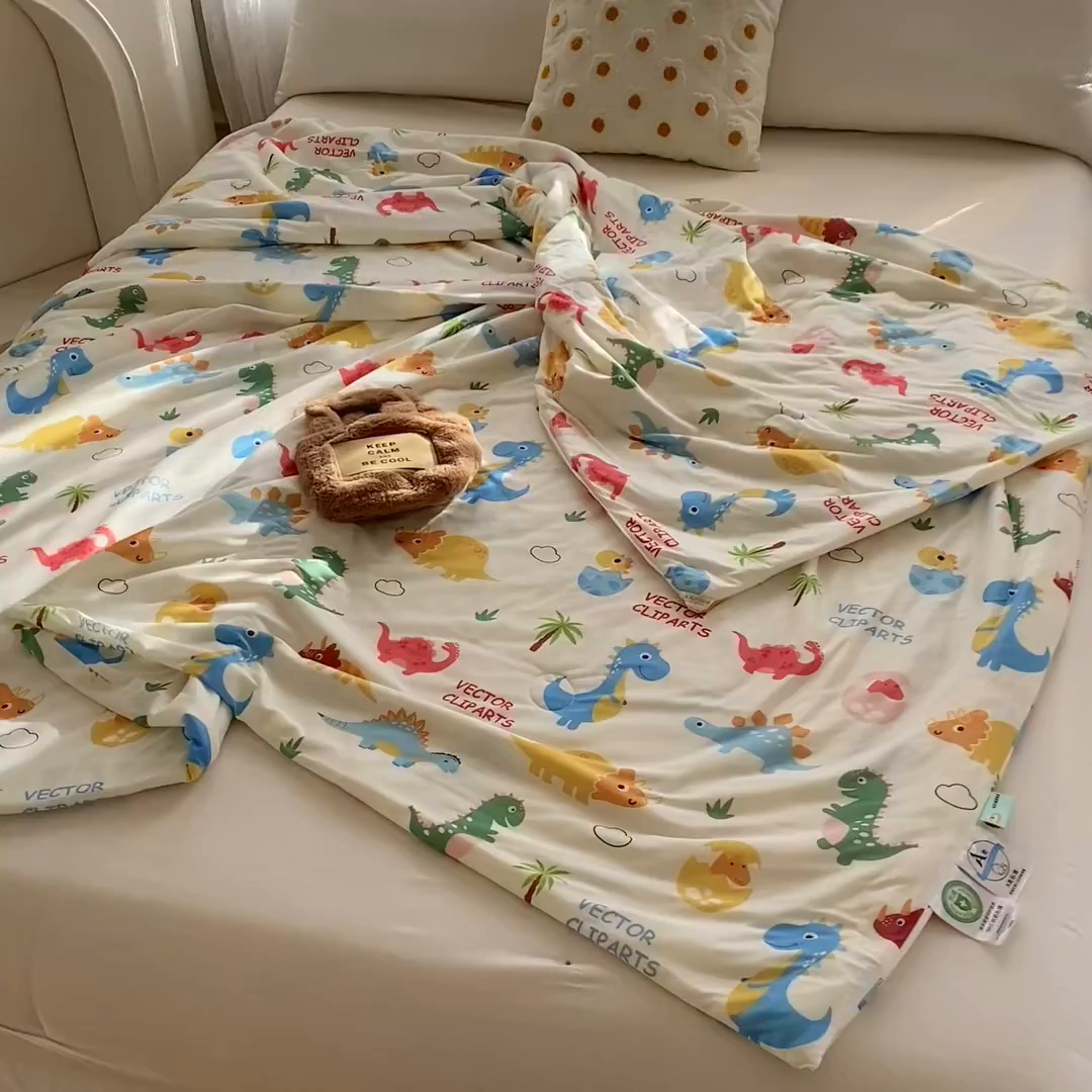 91家纺网 家纺一手货源 找家纺 小叮当家纺仓储工厂店 提供买家秀爆款花型不断货）2025新款A类母婴级宝宝被子豆豆绒牛奶针织棉被子儿童豆豆被大豆被春秋冬被 牛奶针织被-恐龙萌游记