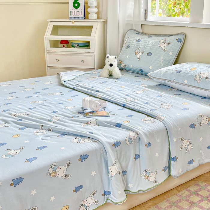 91家纺网 家纺一手货源 找家纺 小叮当家纺仓储工厂店 提供买家秀爆款花型不断货）2025新款A类母婴级宝宝被子豆豆绒牛奶针织棉被子儿童豆豆被大豆被春秋冬被 牛奶针织被-萌兔