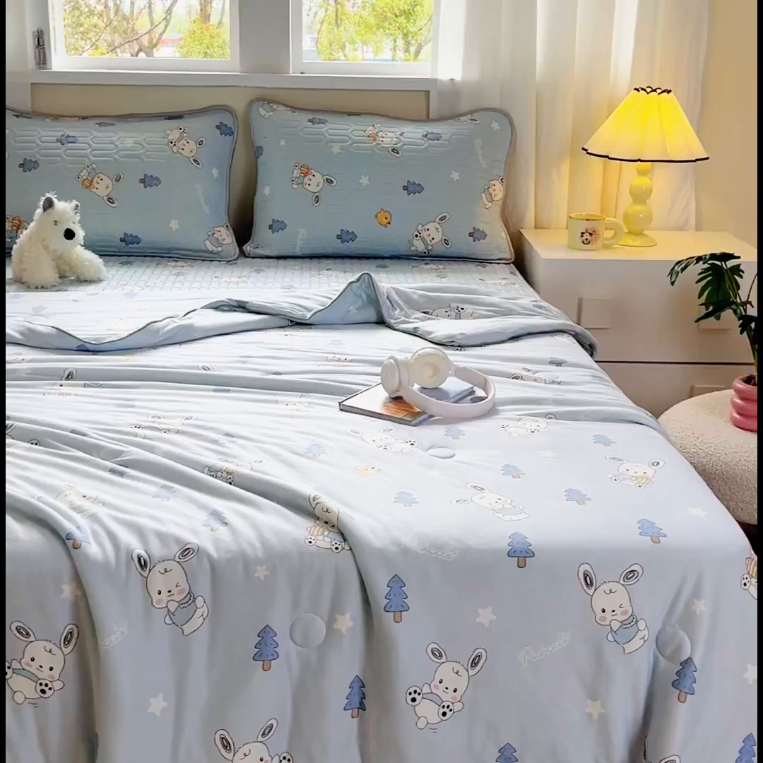 91家纺网 家纺一手货源 找家纺 小叮当家纺仓储工厂店 提供买家秀爆款花型不断货）2025新款A类母婴级宝宝被子豆豆绒牛奶针织棉被子儿童豆豆被大豆被春秋冬被 牛奶针织被-萌兔