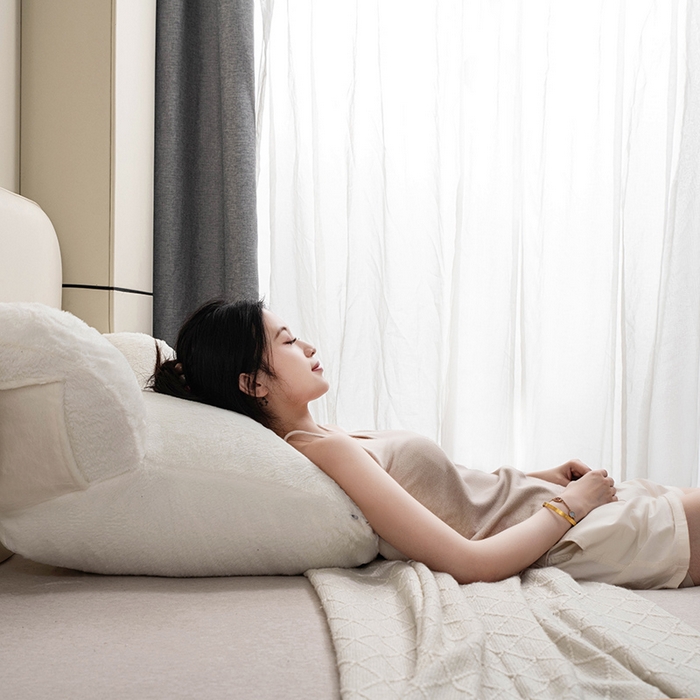 91家纺网 家纺一手货源 找家纺 一兰家纺 2025新款秋冬兔绒单人靠垫加厚多功能长毛绒护腰靠垫靠背-兔绒哈基米系列 兔绒哈基米-白