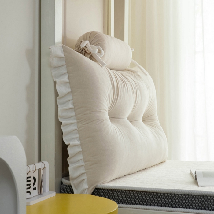 91家纺网 家纺一手货源 找家纺 一兰家纺 2025新款学生季床头靠垫床上护栏公主风靠枕床上抱枕护腰靠--花容系列 花容-淡雅米