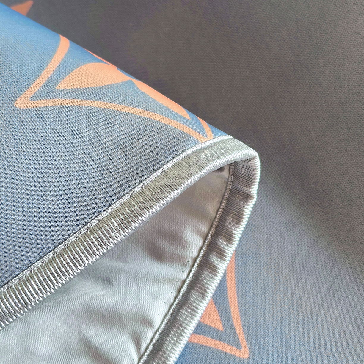 91家纺网 家纺一手货源 找家纺 （总）乐居家纺 2025新款凉感丝三明治床笠款凉席席子