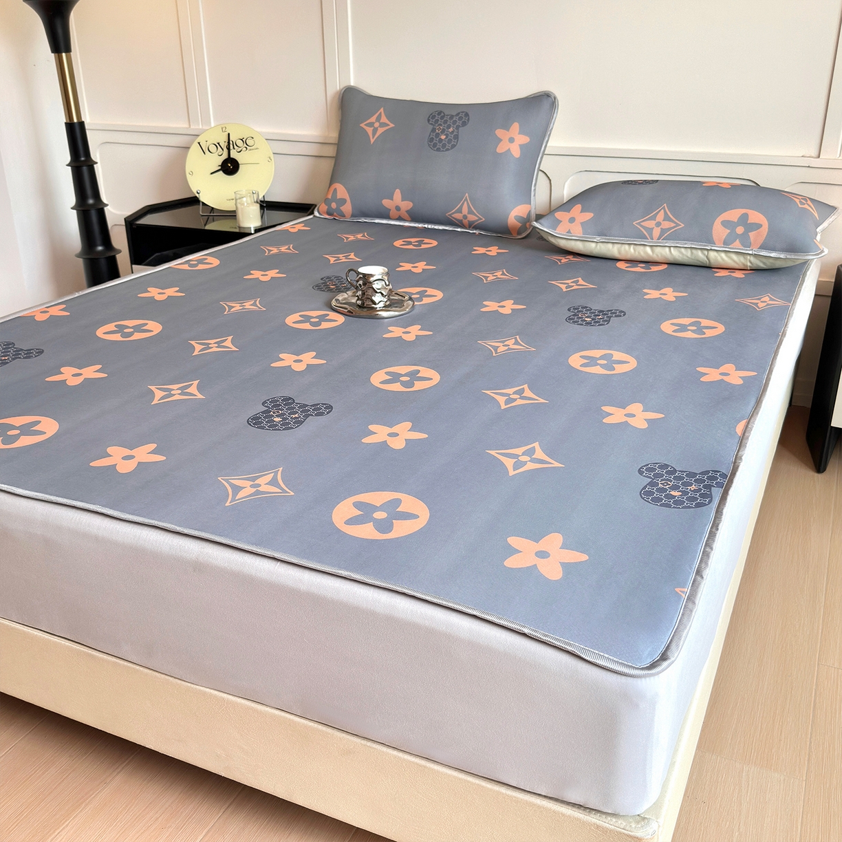 91家纺网 家纺一手货源 找家纺 （总）乐居家纺 2025新款凉感丝三明治床笠款凉席席子