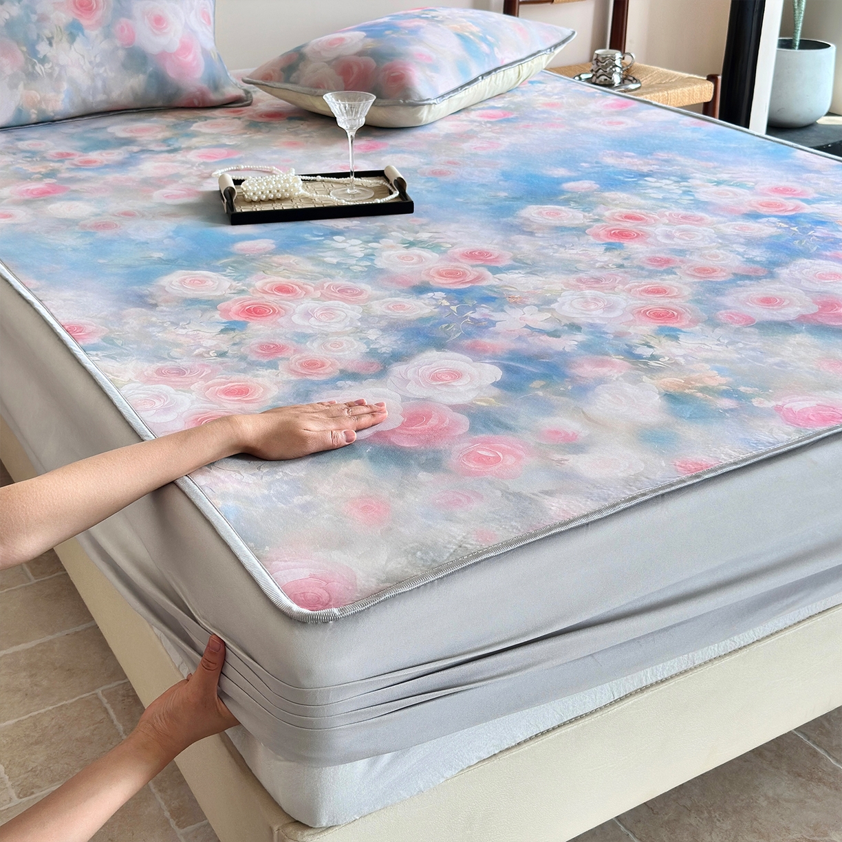 91家纺网 家纺一手货源 找家纺 （总）乐居家纺 2025新款凉感丝三明治床笠款凉席席子