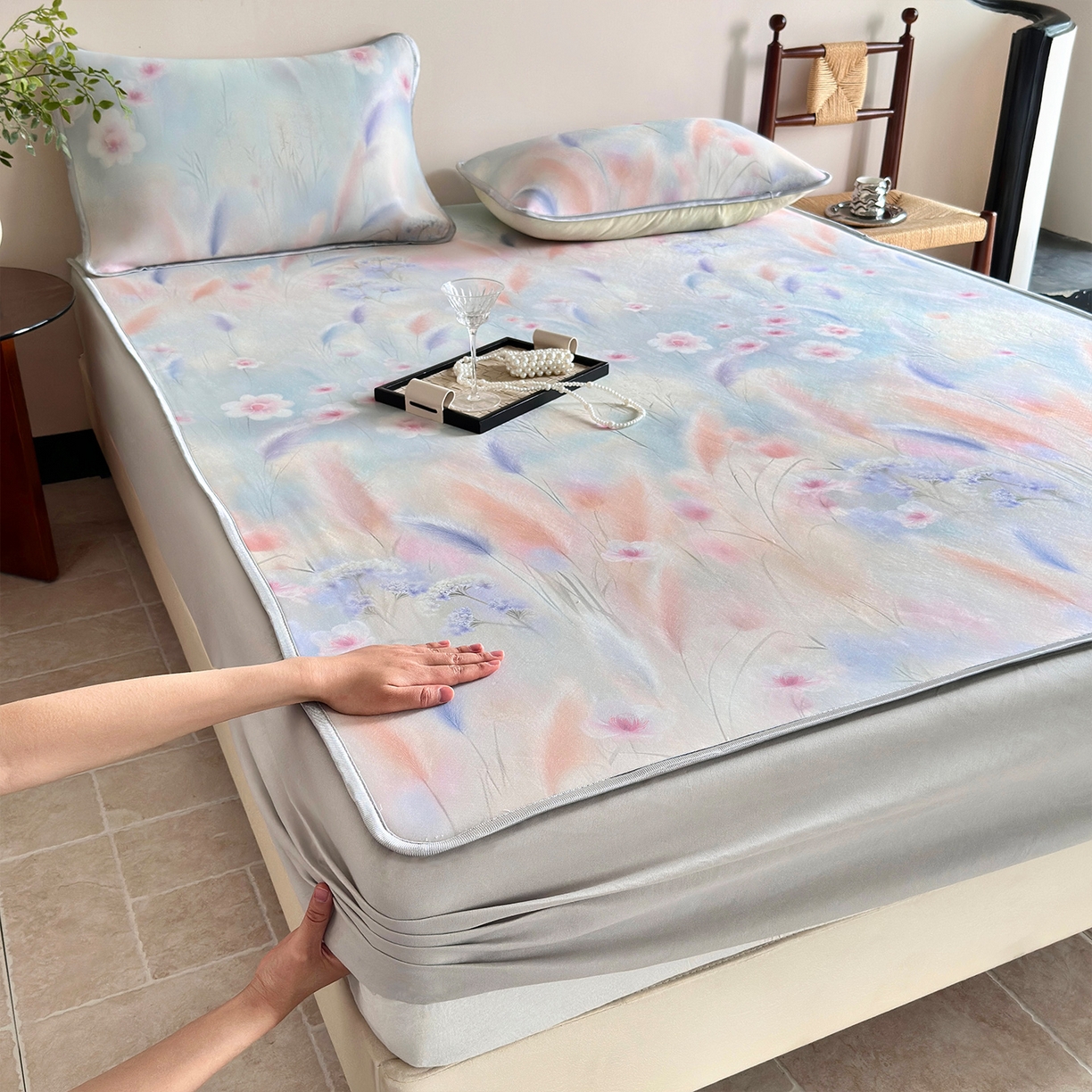 91家纺网 家纺一手货源 找家纺 乐居家纺 2025新款凉感丝三明治床笠款凉席席子 浅茵