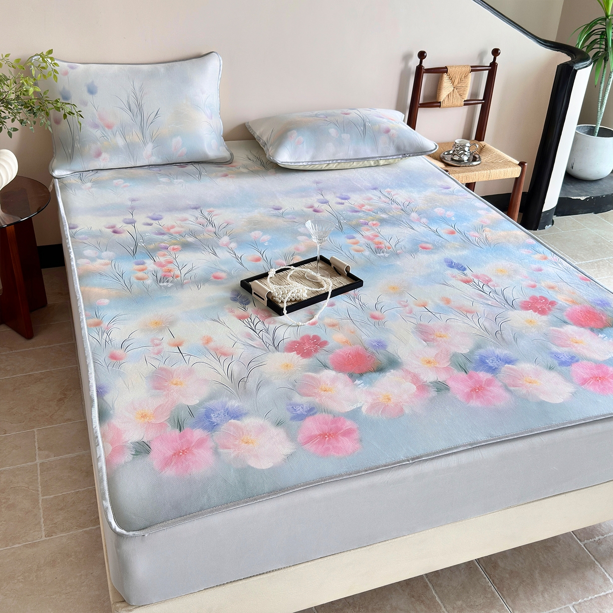 91家纺网 家纺一手货源 找家纺 乐居家纺 2025新款凉感丝三明治床笠款凉席席子 繁锦