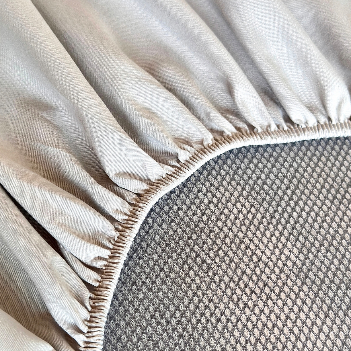 91家纺网 家纺一手货源 找家纺 乐居家纺 2025新款凉感丝三明治床笠款凉席席子 幻谷