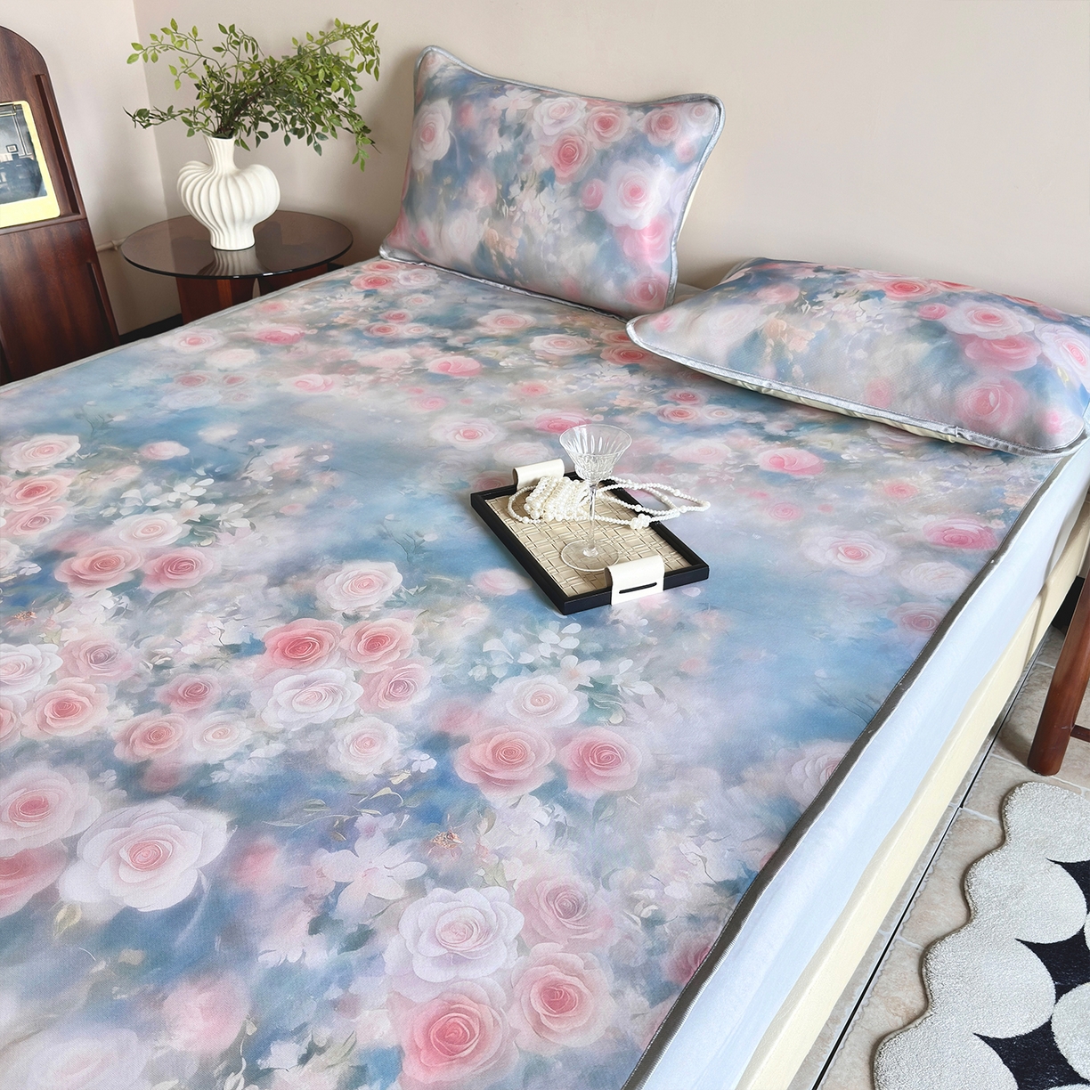 91家纺网 家纺一手货源 找家纺 乐居家纺 2025新款凉感丝三明治床笠款凉席席子 玫粉