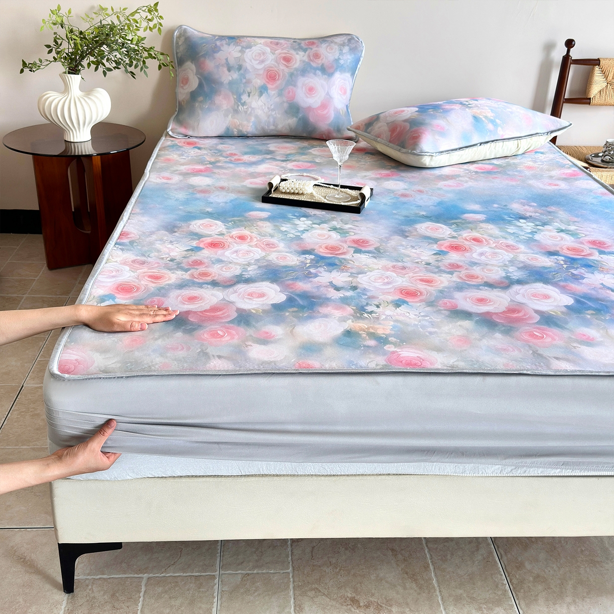 91家纺网 家纺一手货源 找家纺 乐居家纺 2025新款凉感丝三明治床笠款凉席席子 玫粉