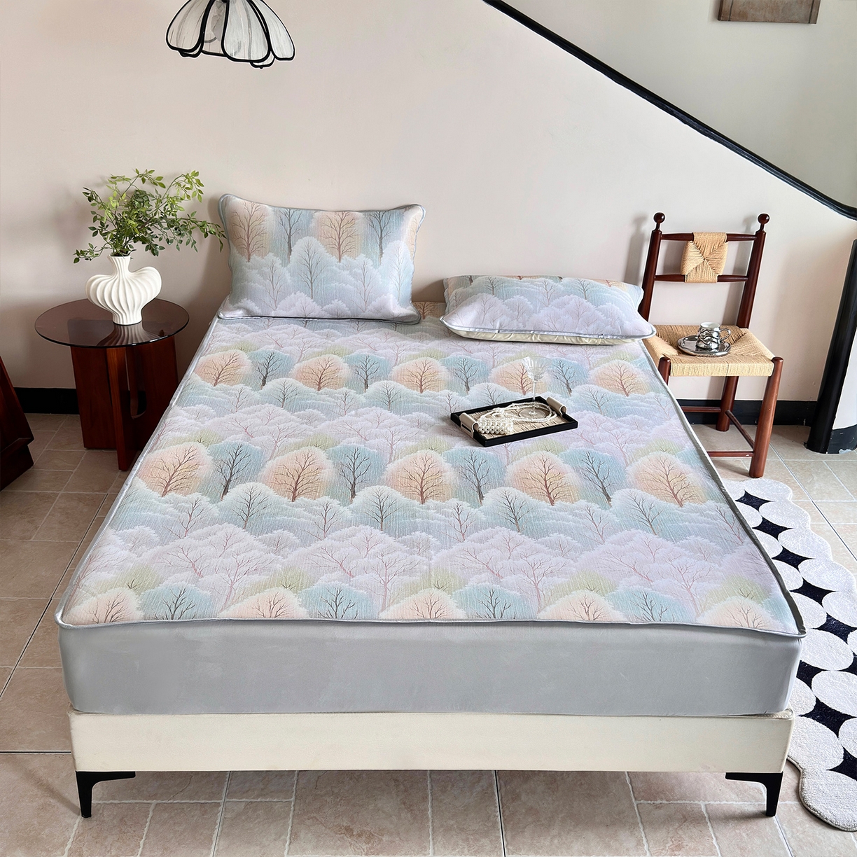 91家纺网 家纺一手货源 找家纺 乐居家纺 2025新款凉感丝三明治床笠款凉席席子 梦幻森林