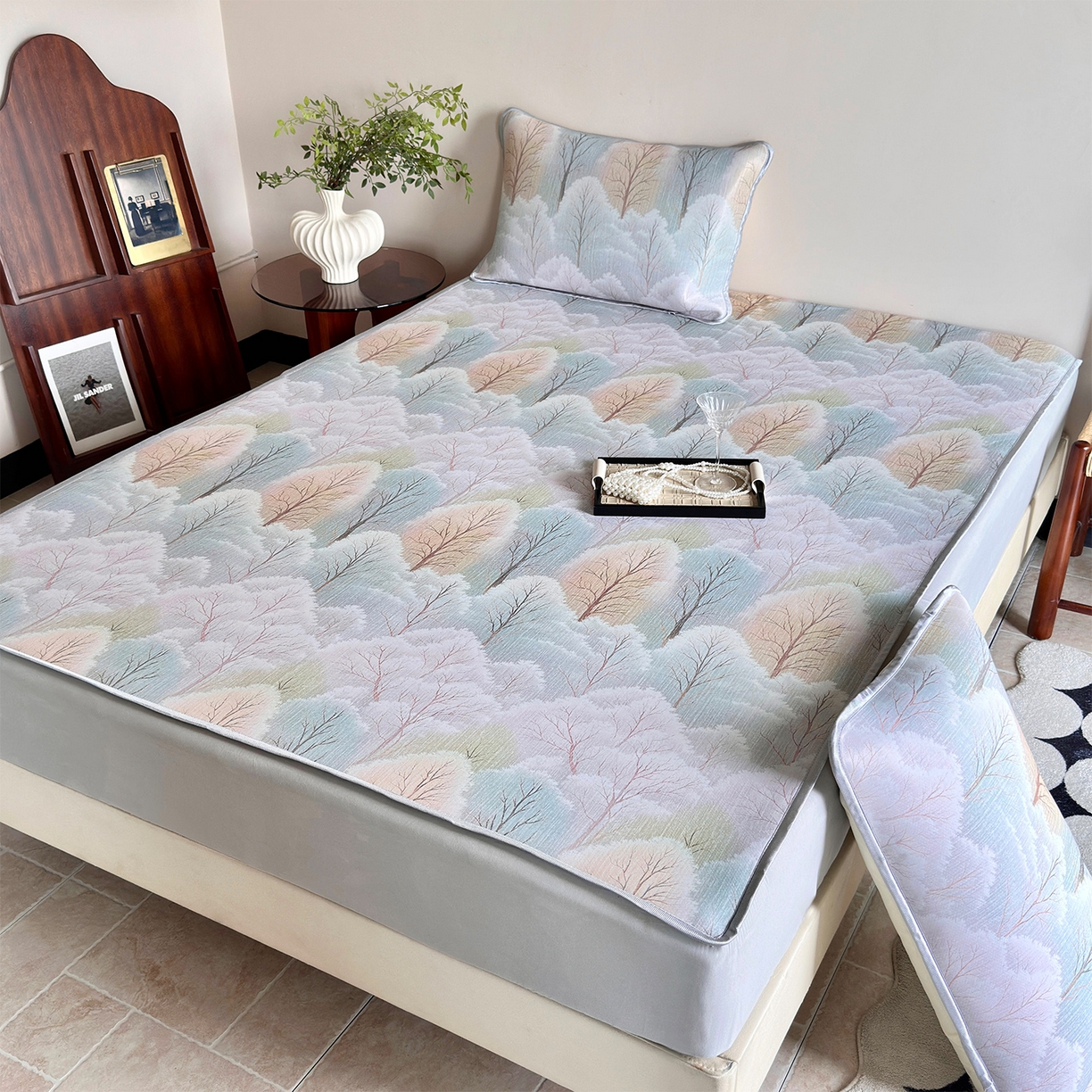 91家纺网 家纺一手货源 找家纺 乐居家纺 2025新款凉感丝三明治床笠款凉席席子 梦幻森林