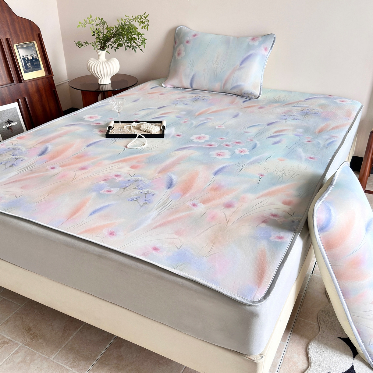 91家纺网 家纺一手货源 找家纺 乐居家纺 2025新款凉感丝三明治床笠款凉席席子 浅茵