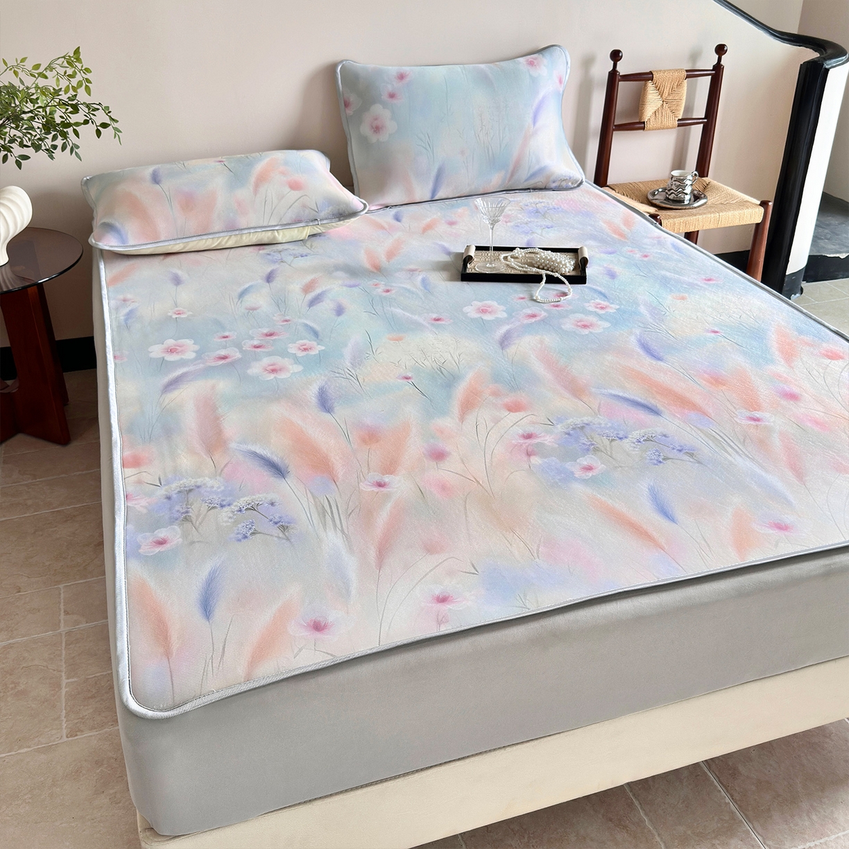 91家纺网 家纺一手货源 找家纺 乐居家纺 2025新款凉感丝三明治床笠款凉席席子 浅茵