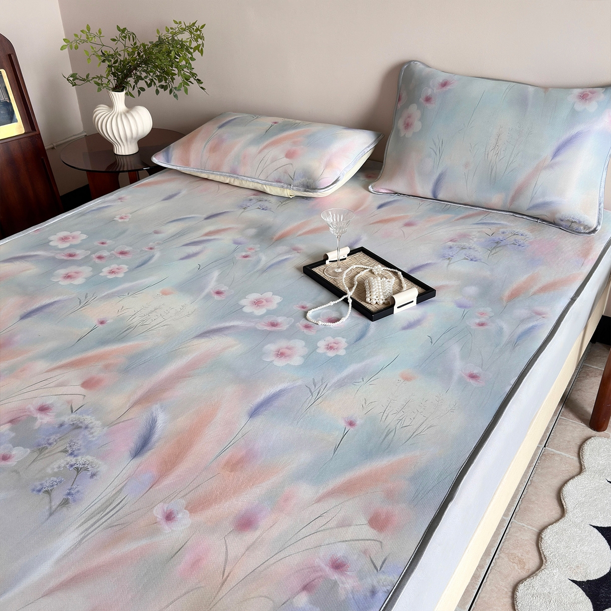 91家纺网 家纺一手货源 找家纺 乐居家纺 2025新款凉感丝三明治床笠款凉席席子 浅茵