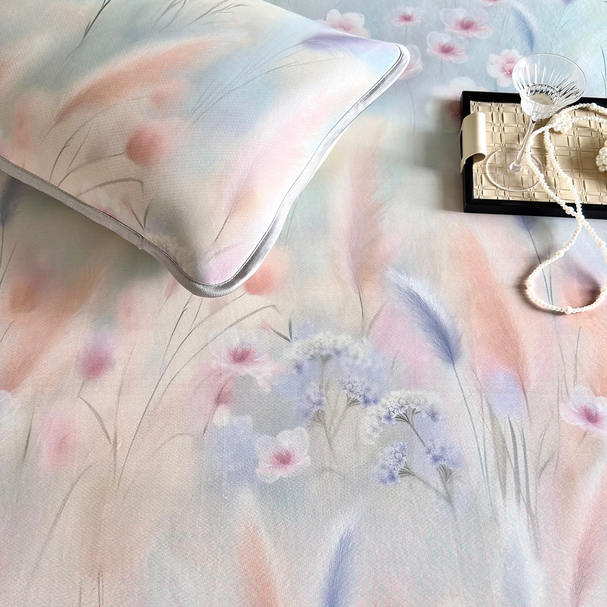 91家纺网 家纺一手货源 找家纺 乐居家纺 2025新款凉感丝三明治床笠款凉席席子 浅茵