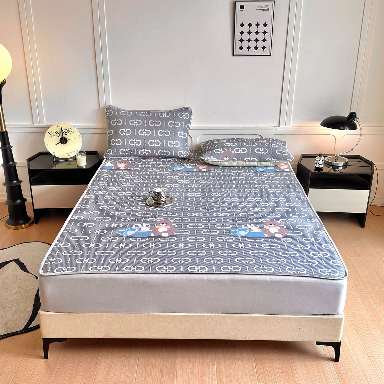 91家纺网 家纺一手货源 找家纺 乐居家纺 2025新款凉感丝三明治床笠款凉席席子 熊抱兔