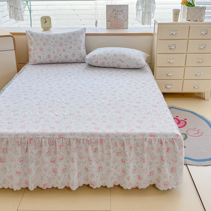 91家纺网 家纺一手货源 找家纺 莎臣豹 2025新款A类云感木棉皱皱纱双层纱床裙可配二三件套 晨雾蓝调