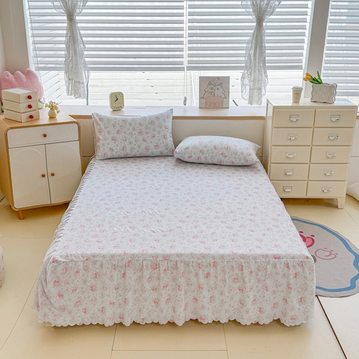 91家纺网 家纺一手货源 找家纺 莎臣豹 2025新款A类云感木棉皱皱纱双层纱床裙可配二三件套 晨雾蓝调