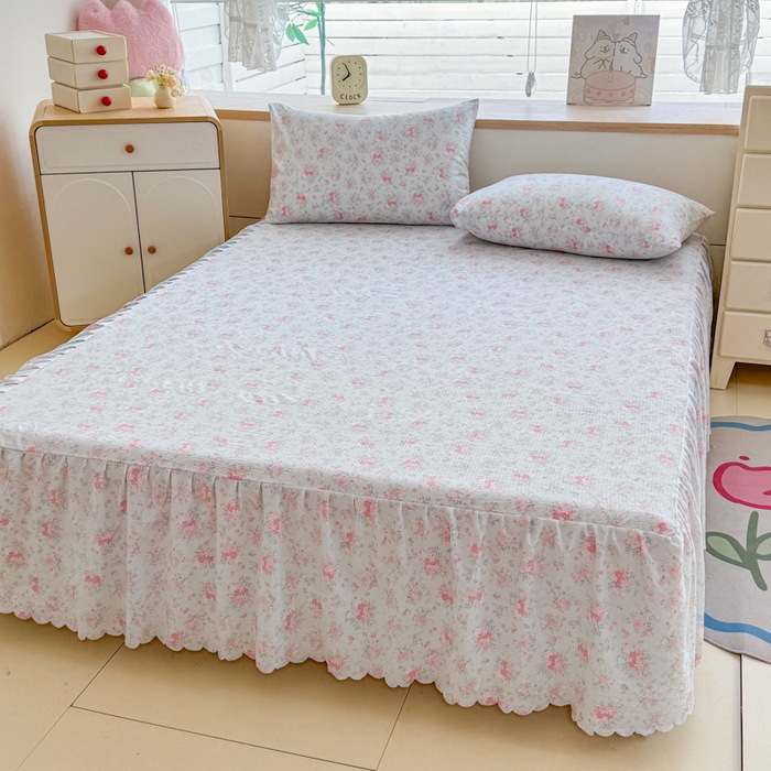 91家纺网 家纺一手货源 找家纺 莎臣豹 2025新款A类云感木棉皱皱纱双层纱床裙可配二三件套 晨雾蓝调