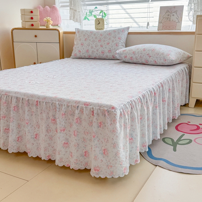 91家纺网 家纺一手货源 找家纺 莎臣豹 2025新款A类云感木棉皱皱纱双层纱床裙可配二三件套 晨雾蓝调