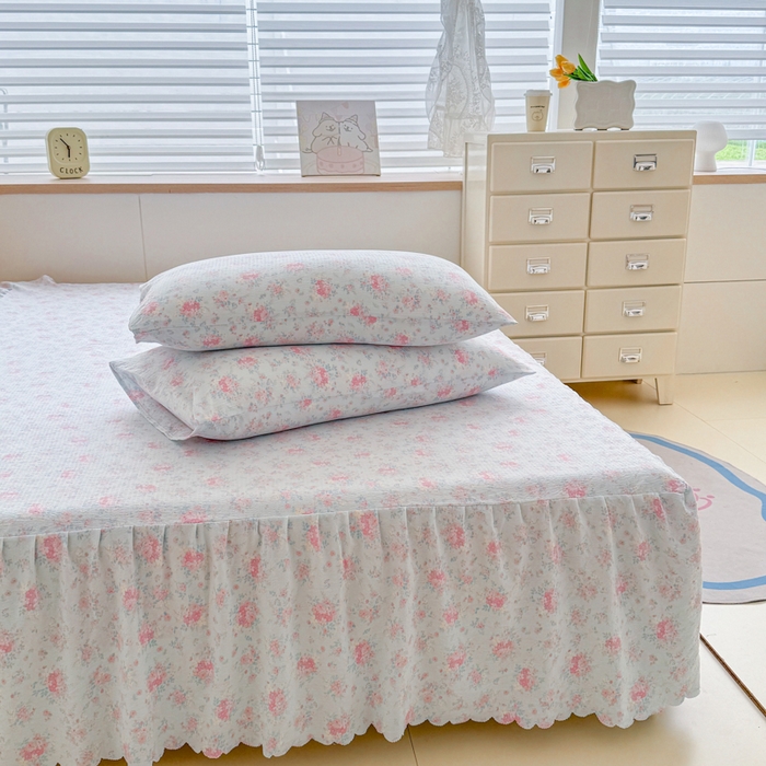 91家纺网 家纺一手货源 找家纺 莎臣豹 2025新款A类云感木棉皱皱纱双层纱床裙可配二三件套 晨雾蓝调