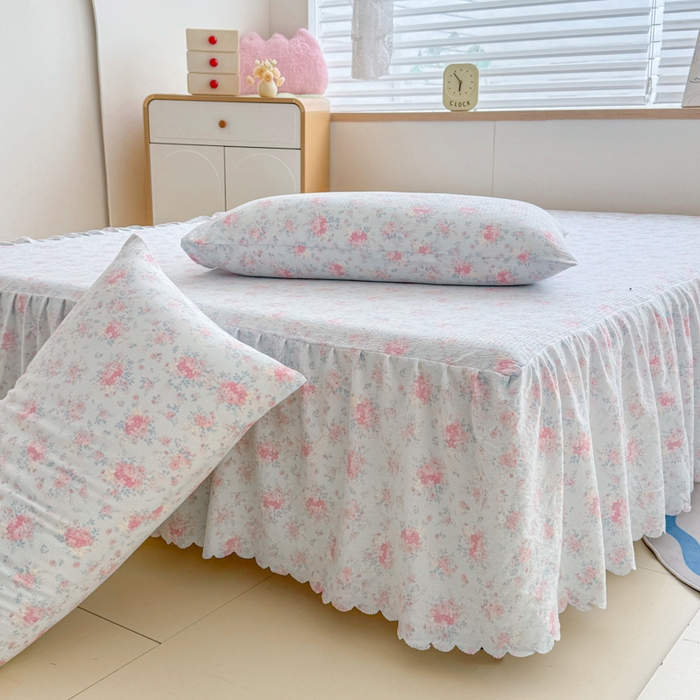 91家纺网 家纺一手货源 找家纺 莎臣豹 2025新款A类云感木棉皱皱纱双层纱床裙可配二三件套 晨雾蓝调